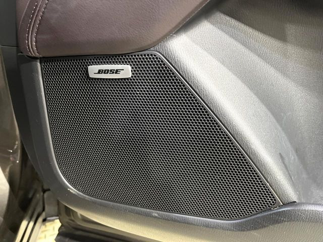 �yBOSE�T�E���h�V�X�e���z���[�J�[�I�v�V�����̍��i�ʃT�E���h�V�X�e���𓋍ځB��p�̃`���[�j���O���{���ꂽ�召�l�X�ȃX�s�[�J�[����ǎ��ȃT�E���h���t�ł��A�Տꊴ���ӂ�鉹����Ԃ����o���܂��B