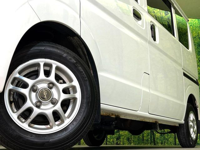 �O�ςɃ}�b�`�����A���~�z�C�[���𑕒����Ă���܂��B�e��A���~�z�C�[����A�X�^�b�h���X�^�C�����戵�����Ă���܂��B���񂲑��k����������