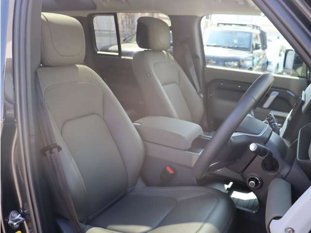ディフェンダー110 X ダイナミック HSE 3.0L D300 ディーゼル 4WD