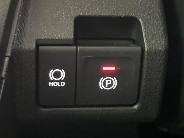 �y�I�[�g�u���[�L�z�[���h�z�M���҂���a�؂Œ�Ԏ��Ƀu���[�L���瑫�𗣂��Ă��A��~��Ԃ�ێ����Ă���܂��B�O�i����Ƃ��̓A�N�Z���𓥂߂Ύ����ŉ��������̂ň��S��X���^�]���y�ɂȂ�܂���