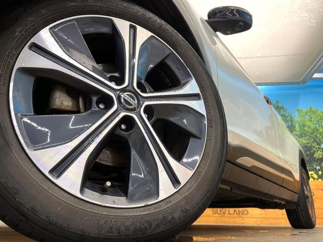 �y����17�C���`�A���~�z�C�[���z�O�ςɃ}�b�`���������A���~�z�C�[���𑕒����Ă���܂��B�e��ЊO�A���~�z�C�[����A�X�^�b�h���X�^�C�����戵�����Ă���܂��B���񂲑��k����������