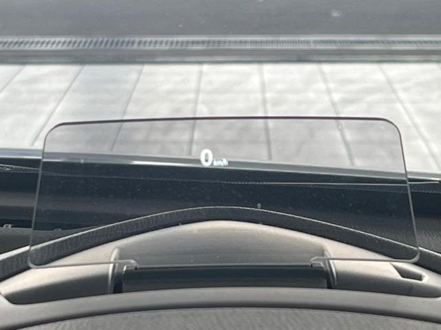 �y�w�b�h�A�b�v�f�B�X�v���C�z���݂̑��x�⑖�s�����f�W�^���\���ŉ^�]�ȑO���̃K���X�ɓ��e!�^�]���A�ڐ������炳���K�v�ȏ����m�F�ł���̂łƂ��Ă��֗��ň��S!