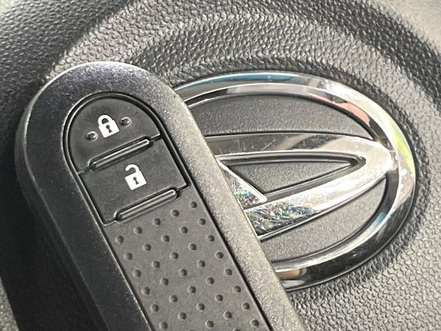 �y�L�[�t���[�V�X�e���z�J�o����|�P�b�g�ɓ��ꂽ�܂܂ł��h�A�̎{���E�������\�ȃX�}�[�g�L�[�𑕔��B�G���W���̃I���E�I�t�����J�M�����o���K�v����������Ƃ��Ă��֗��ł���