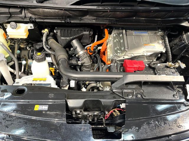 親切・丁寧な専門メカニックスタッフが応対!・車検・点検整備・事故等の修理などアフターサービスも安心。お車のカスタマイズもネクステージのサービススタッフまでご相談ください!