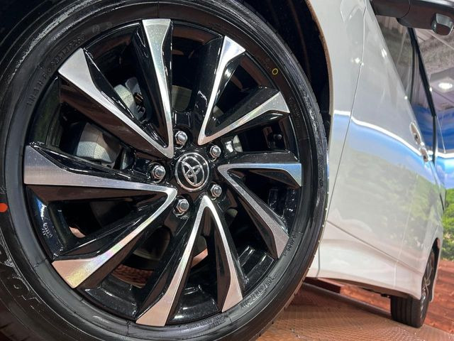 �y����17�C���`�A���~�z�C�[���z�O�ςɃ}�b�`���������A���~�z�C�[���𑕒����Ă���܂��B�e��ЊO�A���~�z�C�[����A�X�^�b�h���X�^�C�����戵�����Ă���܂��B���񂲑��k����������