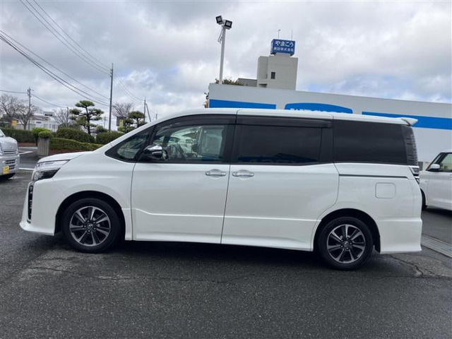 ヴォクシー2.0 ZS 煌