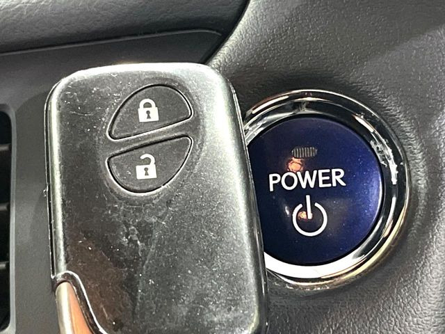 �y�X�}�[�g�L�[�z�J�o����|�P�b�g�ɓ��ꂽ�܂܂ł��h�A�̎{���E�������\�ȃX�}�[�g�L�[�𑕔��B�G���W���̃I���E�I�t�����J�M�����o���K�v����������Ƃ��Ă��֗��ł���