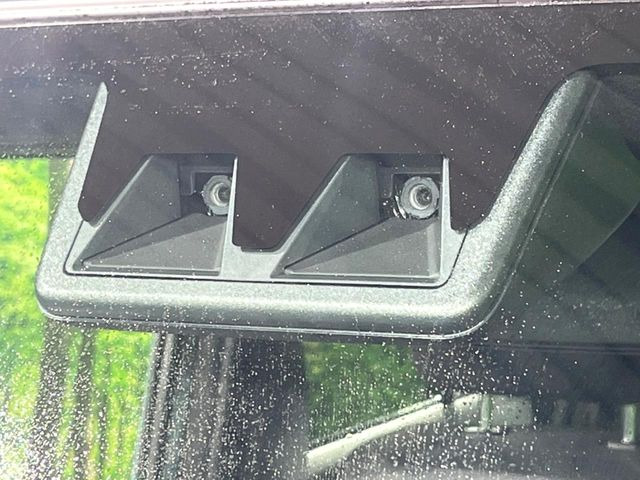 �y�X�}�[�g�A�V�X�g�z���s���ɑO���̎ԗ�����F�����A�Փ˂������Ȏ��͌x��ƃu���[�L�ŏՓˉ���Ɣ�Q�y�����A�V�X�g�B�����S�Ƀh���C�u�����y���݂��������܂��B