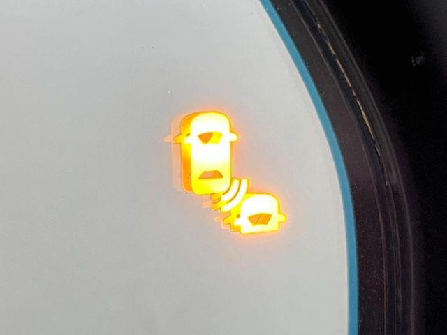 �y�u���C���h�X�|�b�g�C���t�H���[�V�����z���s���A�h�A�~���[�̎��p�ɂȂ�₷���ӏ��Ɍ㑱�Ԃ��ڋ߂���ƃT�C�h�~���[�t�߂Ɍx����\���A�h���C�o�[�ɒ��ӊ��N�����Ă���܂��B