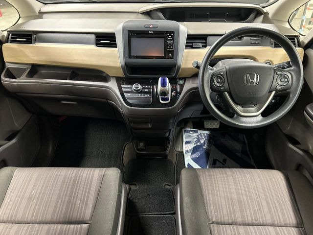 フリード1.5 ハイブリッド G