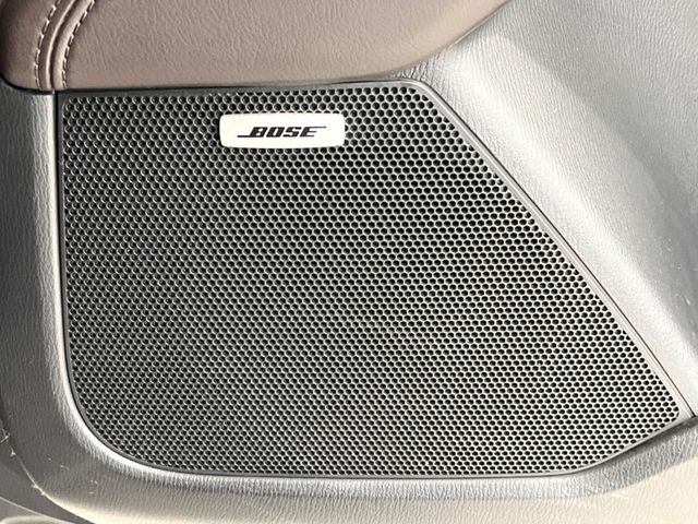 �yBOSE�T�E���h�V�X�e���z���[�J�[�I�v�V�����̍��i�ʃT�E���h�V�X�e���𓋍ځB��p�̃`���[�j���O���{���ꂽ�召�l�X�ȃX�s�[�J�[����ǎ��ȃT�E���h���t�ł��A�Տꊴ���ӂ�鉹����Ԃ����o���܂��B