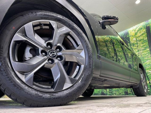 �y����18�C���`�A���~�z�C�[���z�O�ςɃ}�b�`���������A���~�z�C�[���𑕒����Ă���܂��B�e��ЊO�A���~�z�C�[����A�X�^�b�h���X�^�C�����戵�����Ă���܂��B���񂲑��k����������