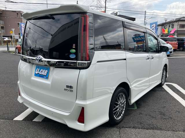 ノア1.8 ハイブリッド Si W×B III
