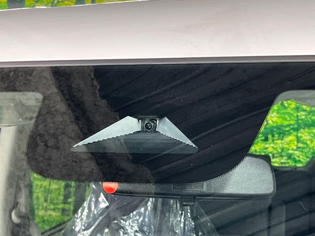 �y�z���_�Z���V���O�z���s���ɑO���̎ԗ�����F�����A�Փ˂������Ȏ��͌x��ƃu���[�L�ŏՓˉ���Ɣ�Q�y�����A�V�X�g�B�����S�Ƀh���C�u�����y���݂��������܂��B