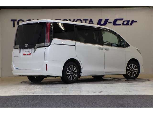 エスクァイア2.0 Gi プレミアムパッケージ ブラックテイラード