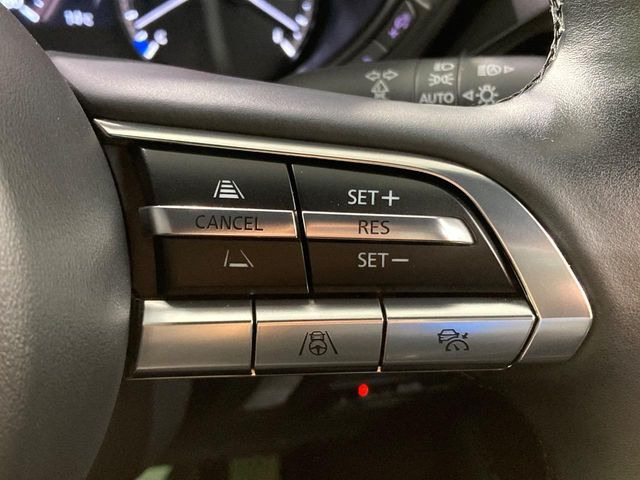 【マツダ・レーダークルーズコントロール】高速道路での長距離走行が楽に!自動で速度を保つクルーズコントロールが、衝突軽減システムと連携し、前方の車両を感知して車間を保つように速度調節してくれます!!