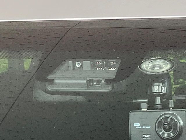 �y�v���N���b�V���Z�[�t�e�B�z�O���̎ԗ��������m���A�Փ˂������Ȏ��͌x��Œ��ӂ𑣂��A�u���[�L�𓥂ޗ͂��T�|�[�g�B�u���[�L�𓥂߂Ȃ������ꍇ�͏Փ˔�Q�y���u���[�L���쓮�A�Փˉ�����T�|�[�g���܂��B