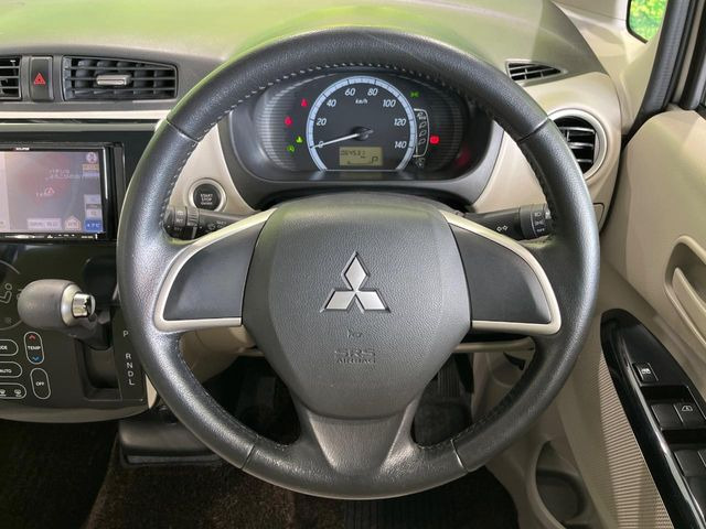 �y�����v�����X�e�A�����O�z�㎿�Ȋv���g�p���邱�ƂŁA��ɂ����������݂ƂĂ��^�]���₷���n���h���ł���