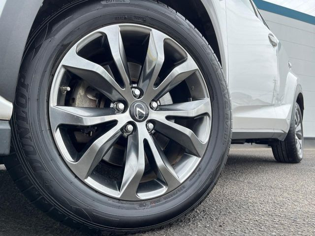 �y����18�C���`�A���~�z�C�[���z�O�ςɃ}�b�`���������A���~�z�C�[���𑕒����Ă���܂��B�e��ЊO�A���~�z�C�[����A�X�^�b�h���X�^�C�����戵�����Ă���܂��B���񂲑��k����������