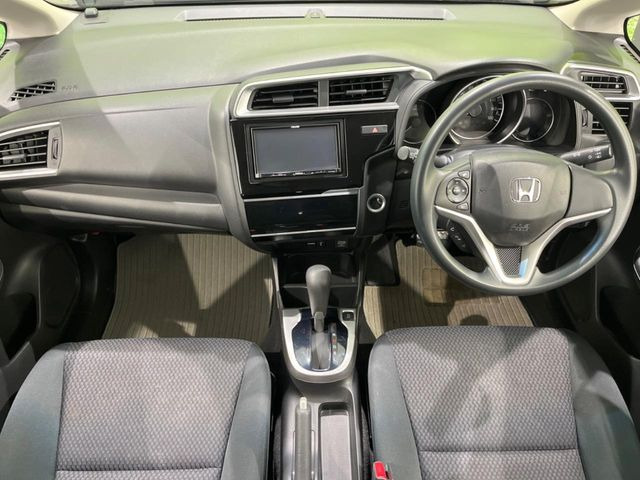 フィット1.3 13G F