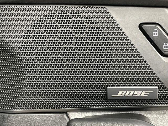 �yBOSE�T�E���h�V�X�e���z���[�J�[�I�v�V�����̍��i�ʃT�E���h�V�X�e���𓋍ځB��p�̃`���[�j���O���{���ꂽ�召�l�X�ȃX�s�[�J�[����ǎ��ȃT�E���h���t�ł��A�Տꊴ���ӂ�鉹����Ԃ����o���܂��B