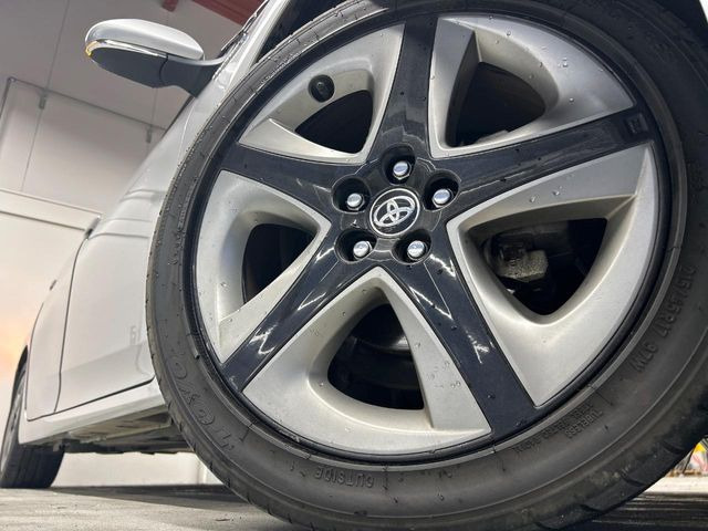 �y����17�C���`�A���~�z�C�[���z�O�ςɃ}�b�`���������A���~�z�C�[���𑕒����Ă���܂��B�e��ЊO�A���~�z�C�[����A�X�^�b�h���X�^�C�����戵�����Ă���܂��B���񂲑��k����������