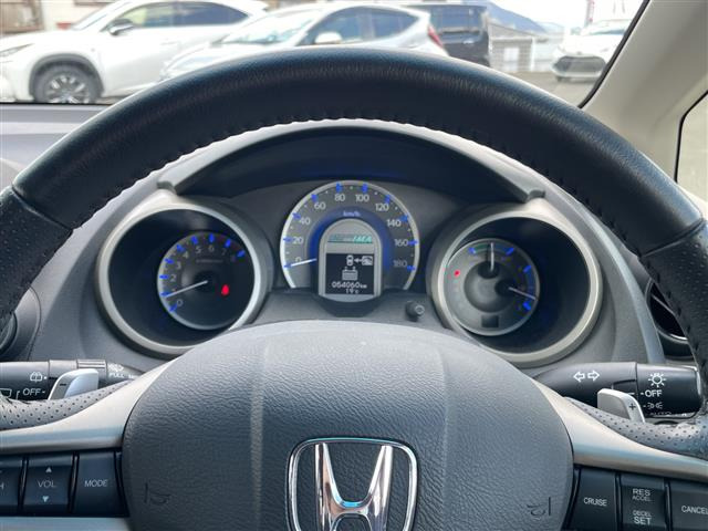 フィットハイブリッド1.3 ナビプレミアムセレクション