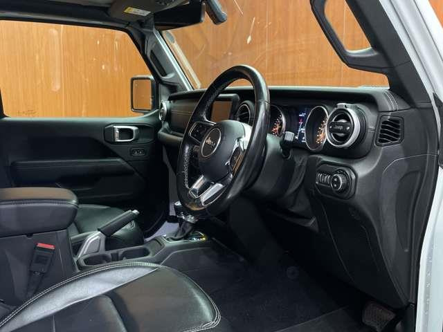 ラングラーアンリミテッド サハラ 4WD