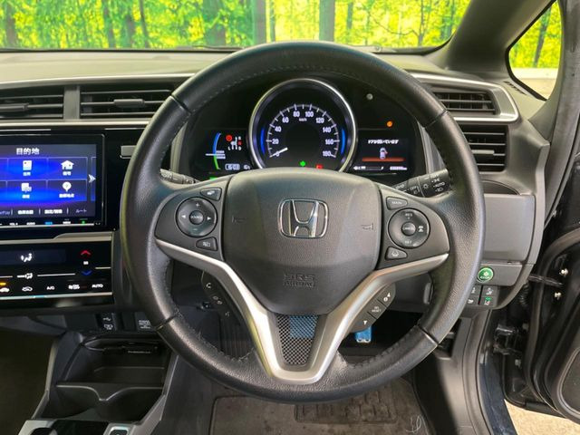 �y�����v�����X�e�A�����O�z�㎿�Ȋv���g�p���邱�ƂŁA��ɂ����������݂ƂĂ��^�]���₷���n���h���ł���