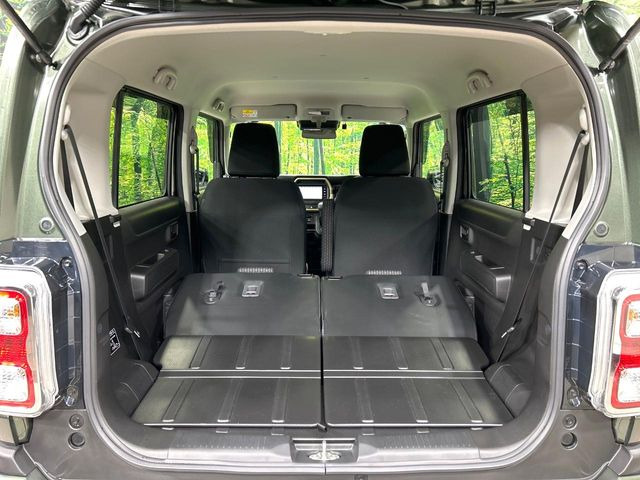 ���i�̂���������ʋ΁A���}���ɏ\���ȉ׎��X�y�[�X���m�ۂ��Ă���܂��B�Z�J���h�V�[�g��|���ƁA�傫�ȉו��̐ύڂ��\�ł���