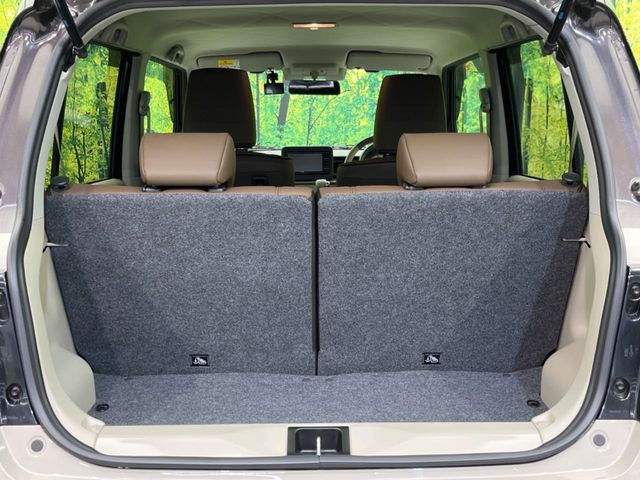 ���i�̂���������ʋ΁A���}���ɏ\���ȉ׎��X�y�[�X���m�ۂ��Ă���܂��B�Z�J���h�V�[�g��|���ƁA�傫�ȉו��̐ύڂ��\�ł���