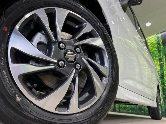 �y����15�C���`�A���~�z�C�[���z�O�ςɃ}�b�`���������A���~�z�C�[���𑕒����Ă���܂��B�e��ЊO�A���~�z�C�[����A�X�^�b�h���X�^�C�����戵�����Ă���܂��B���񂲑��k����������