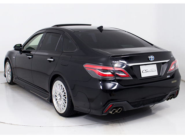 フルエアロが装着されています!お好みはいかがですか?今付いているデザイン以外にも、各ブランドのエアロを格安にてお取付け出来ます!又、エアロを外してノーマル状態にする事も出来ます!!