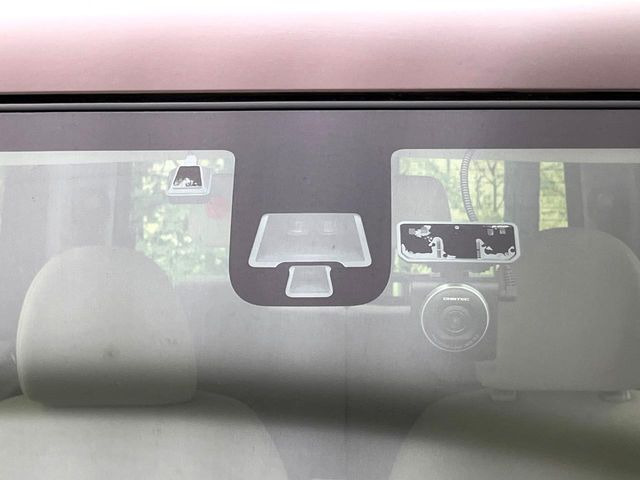 �y�G�}�[�W�F���V�[�u���[�L�z���s���ɑO���̎ԗ�����F�����A�Փ˂������Ȏ��͌x��ƃu���[�L�ŏՓˉ���Ɣ�Q�y�����A�V�X�g�B�����S�Ƀh���C�u�����y���݂��������܂��B