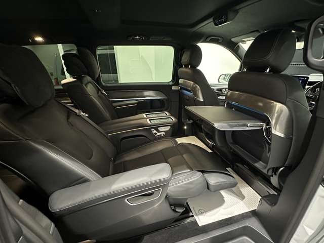 VクラスV220d エクスクルーシブ ロング プラチナスイート