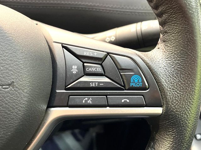 【プロパイロット】高速道路での長距離走行が楽に!!渋滞時と巡回走行のシーンで、アクセル・ブレーキ・ステアリングを自動で制御し、長距離運転の負担を軽減してくれます♪