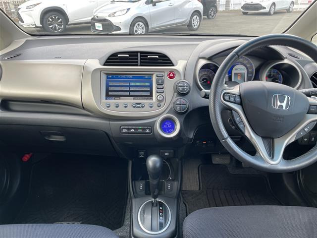 フィットハイブリッド1.3 ナビプレミアムセレクション