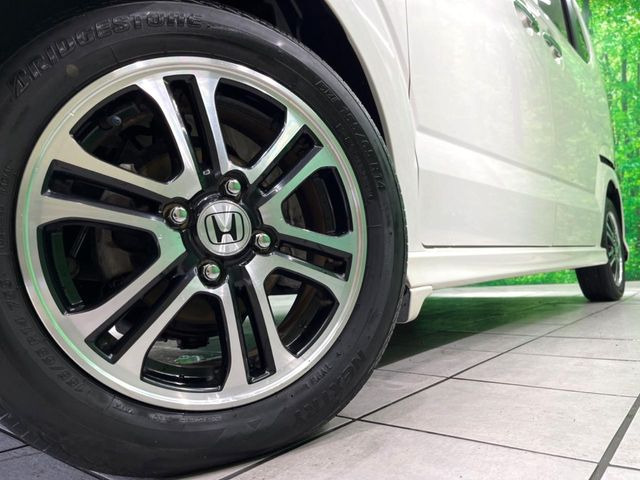 �y����14�C���`�A���~�z�C�[���z�O�ςɃ}�b�`���������A���~�z�C�[���𑕒����Ă���܂��B�e��ЊO�A���~�z�C�[����A�X�^�b�h���X�^�C�����戵�����Ă���܂��B���񂲑��k����������
