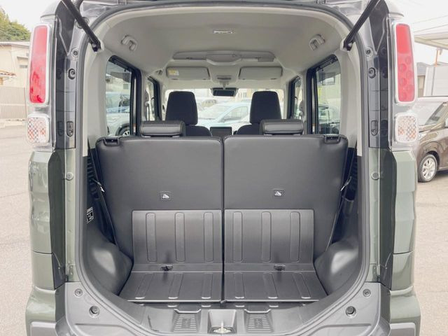 ���i�̂���������ʋ΁A���}���ɏ\���ȉ׎��X�y�[�X���m�ۂ��Ă���܂��B�Z�J���h�V�[�g��|���ƁA�傫�ȉו��̐ύڂ��\�ł���