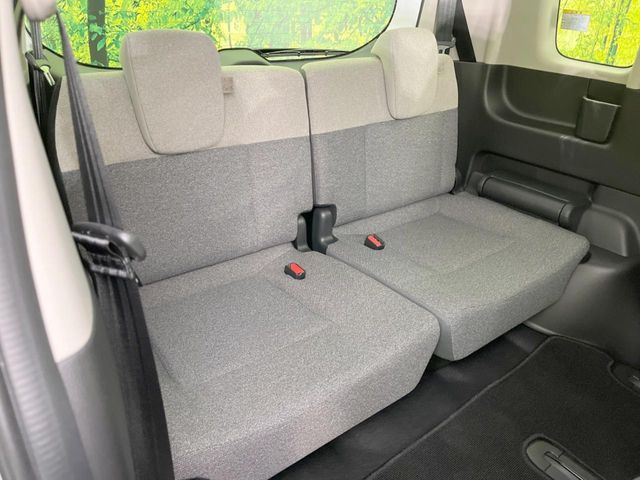 3列目シートはもちろん状態良好☆大人でもゆったりと座って頂けますので、大人数でのお出かけもラクラクです♪ご家族で、気の知れた仲間で、ドライブに行くのが楽しみですね♪