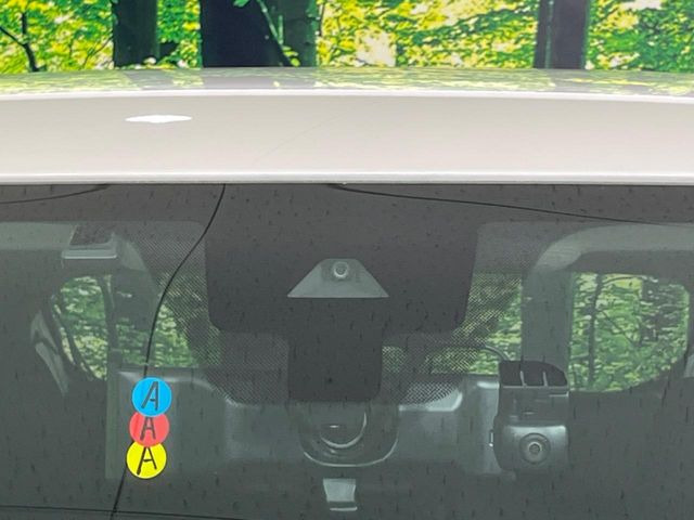 �y�C���e���W�F���g�G�}�[�W�F���V�[�u���[�L�z�t�����g�J�����őO���̎ԗ�����s�҂����m�B�Փ˂������Ȏ��͏Փ˔�Q�y���u���[�L���쓮�A�Փˉ�����T�|�[�g�B�����S�Ƀh���C�u�����y���݂��������܂��B