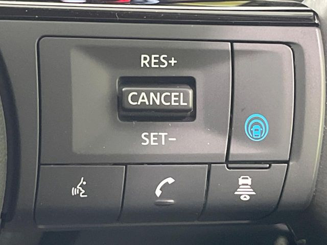 【プロパイロット】高速道路での長距離走行が楽に!!渋滞時と巡回走行のシーンで、アクセル・ブレーキ・ステアリングを自動で制御し、長距離運転の負担を軽減してくれます♪