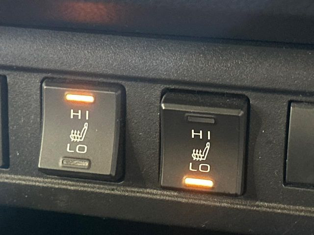 【シートヒーター】寒い日に重宝するシートヒーター!エアコンより早く温まってくれるので寒がりの人も安心ですね♪エアコンの温風は乾燥するから苦手、という方にもをおすすめです。