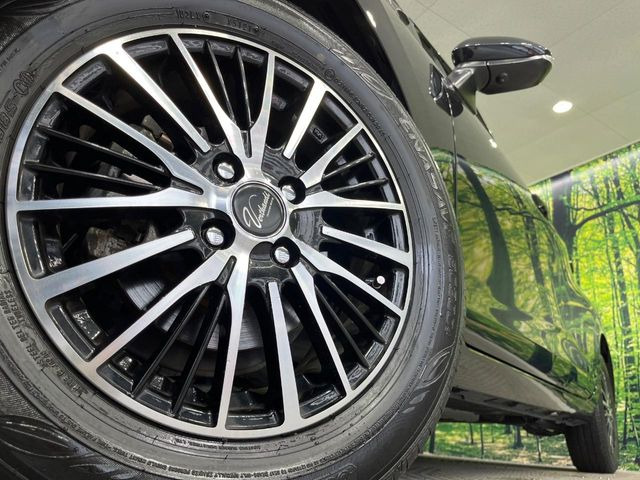 �y15�C���`�A���~�z�C�[���z�O�ςɃ}�b�`�����A���~�z�C�[���𑕒����Ă���܂��B�e��A���~�z�C�[����A�X�^�b�h���X�^�C�����戵�����Ă���܂��B���񂲑��k����������