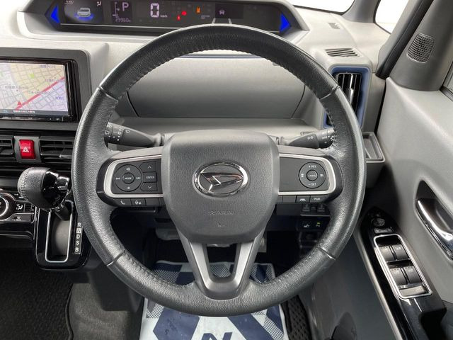 �y�����v�����X�e�A�����O�z�㎿�Ȋv���g�p���邱�ƂŁA��ɂ����������݂ƂĂ��^�]���₷���n���h���ł���