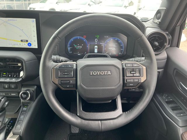 �y�����v�����X�e�A�����O�z�㎿�Ȋv���g�p���邱�ƂŁA��ɂ����������݂ƂĂ��^�]���₷���n���h���ł���