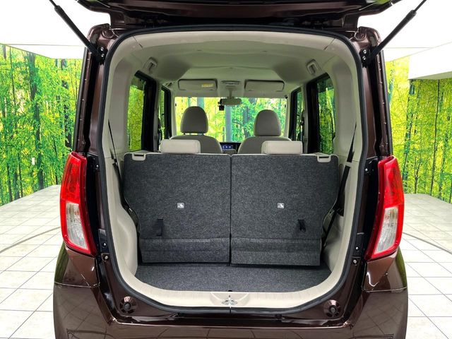 ���i�̂���������ʋ΁A���}���ɏ\���ȉ׎��X�y�[�X���m�ۂ��Ă���܂��B�Z�J���h�V�[�g��|���ƁA�傫�ȉו��̐ύڂ��\�ł���