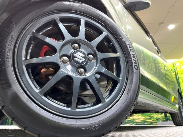 【純正アルミホイール】外観にマッチした純正アルミホイールを装着しております。各種社外アルミホイールや、スタッドレスタイヤも取扱いしております。是非ご相談ください♪