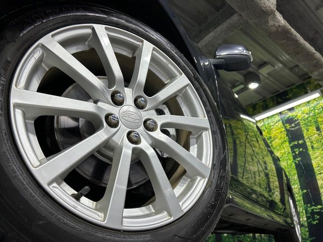 �y����17�C���`�A���~�z�C�[���z�O�ςɃ}�b�`���������A���~�z�C�[���𑕒����Ă���܂��B�e��ЊO�A���~�z�C�[����A�X�^�b�h���X�^�C�����戵�����Ă���܂��B���񂲑��k����������