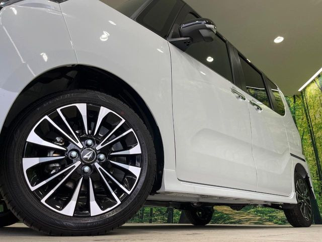 �y����15�C���`�A���~�z�C�[���z�O�ςɃ}�b�`���������A���~�z�C�[���𑕒����Ă���܂��B�e��ЊO�A���~�z�C�[����A�X�^�b�h���X�^�C�����戵�����Ă���܂��B���񂲑��k����������